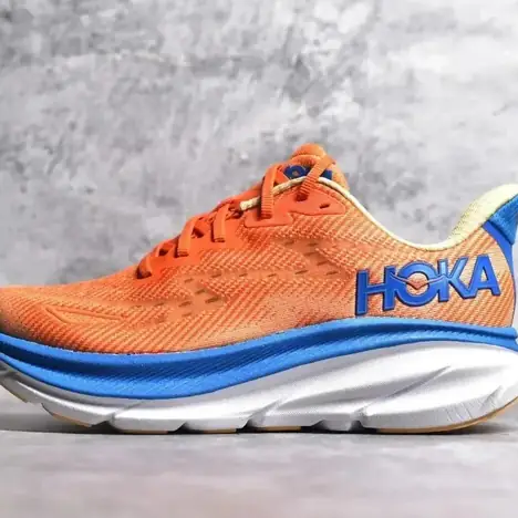 Hoka casual