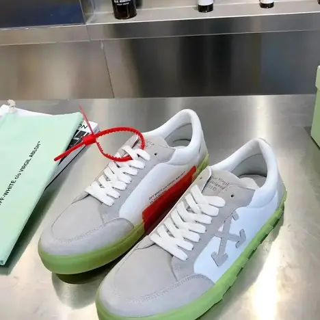 Off-White vulcanized